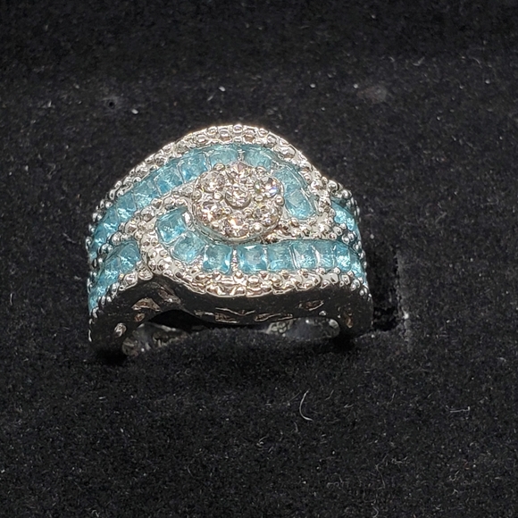 Cocktail ring size 8 - Picture 4 of 4